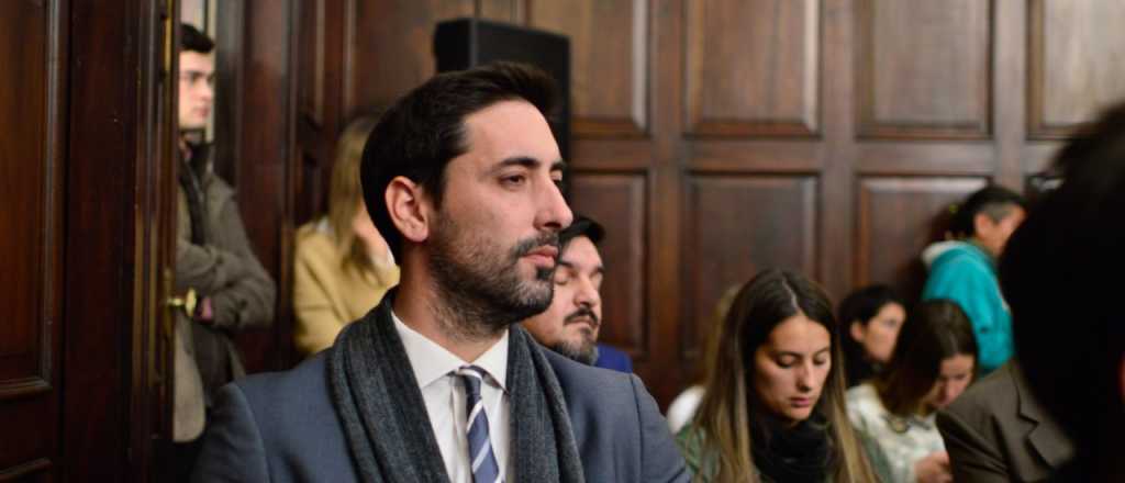 El titular del Pami Mendoza se presentó en la Legislatura y chicaneó a Ibañez