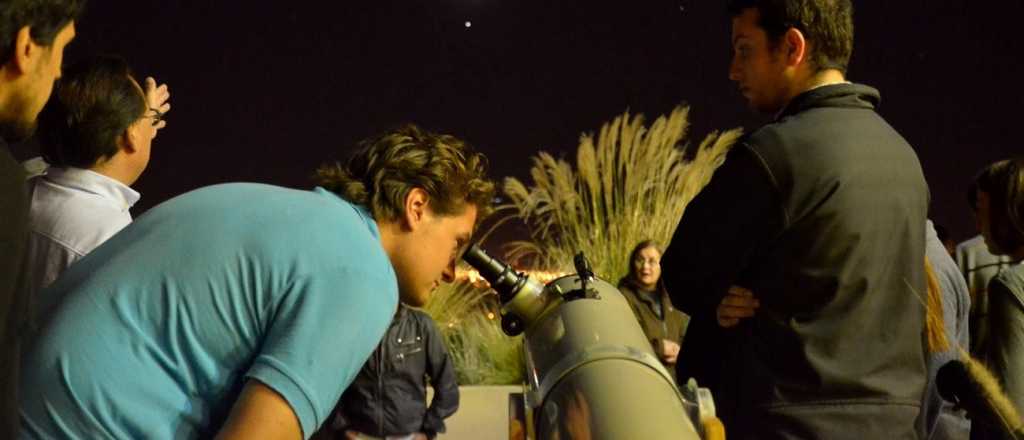 Ciudad invita a una noche de Astroturismo en la municipalidad