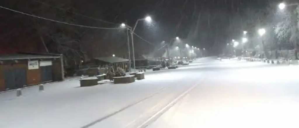 Postales de un sábado nevado en Mendoza