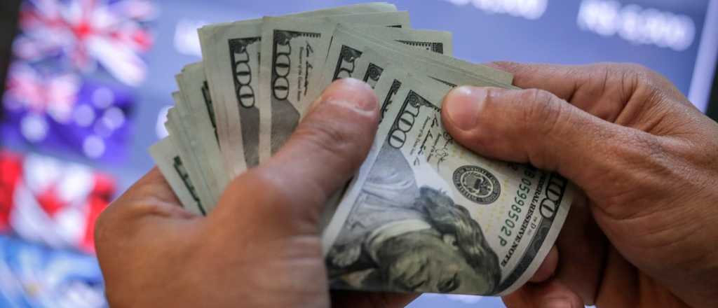 El dólar blue volvió a dispararse en el cierre de la semana