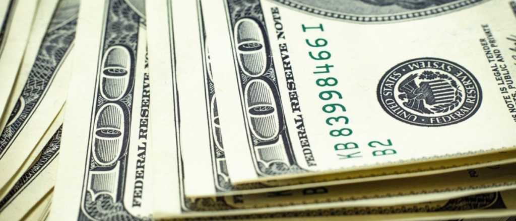 El blue subió 4 pesos y alcanza los $290