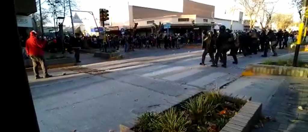 Video: los disturbios en San Martín por el femicidio de Agostina 