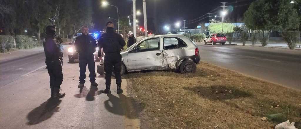 Corría una picada, no tenía carnet, estaba ebrio y chocó en el Acceso Norte