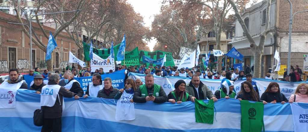 ATE protesta en Casa de  Gobierno por mejores salarios