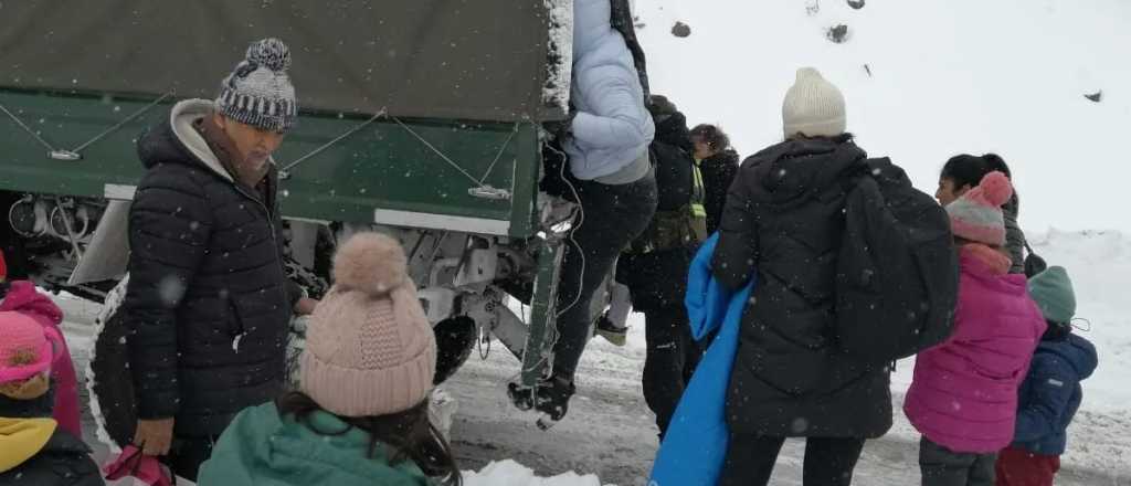 Un micro se quedó sin gasoil en Las Cuevas y dejó a 56 pasajeros varados