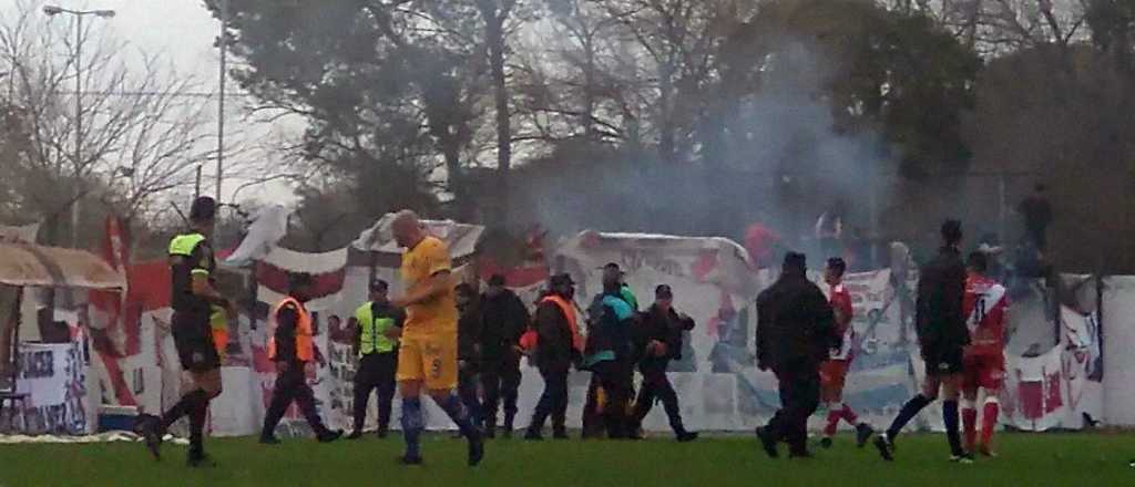 En un partido de la C hubo tiros, unos 20 heridos y jugadores refugiados