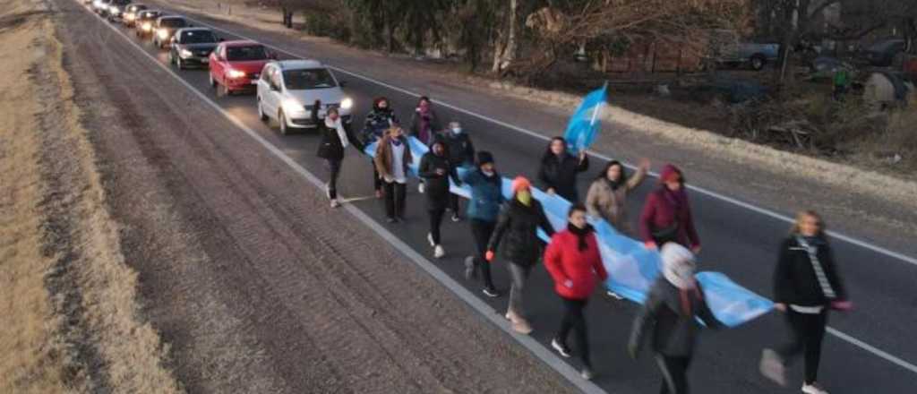 Docentes autoconvocados desde Alvear llegan a Casa de Gobierno