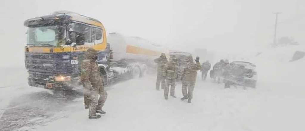 Camioneros varados sufren hipertensión, diabetes, respiratorias y ansiedad