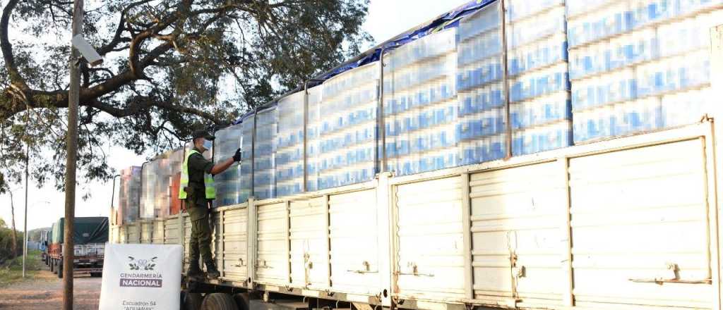 Gendarmería secuestró millonario contrabando que partió desde Mendoza