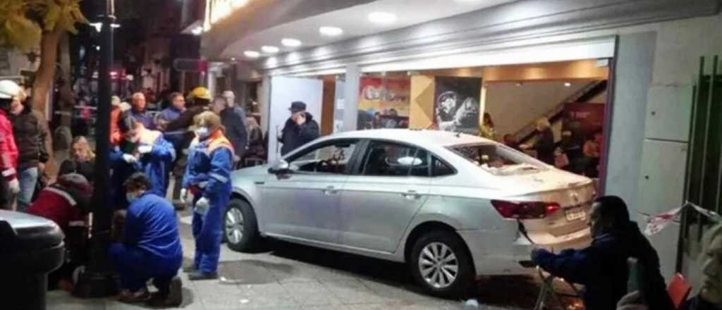 Rápido y peligroso: "Vi cómo el auto atropellaba y volaba la gente por el aire"