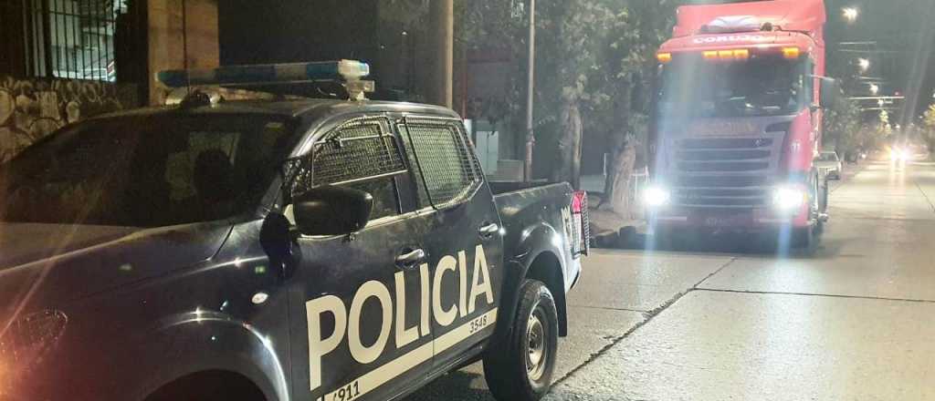 Asesinaron a puñaladas a un hombre en la Cuarta Sección y lo dejaron tirado