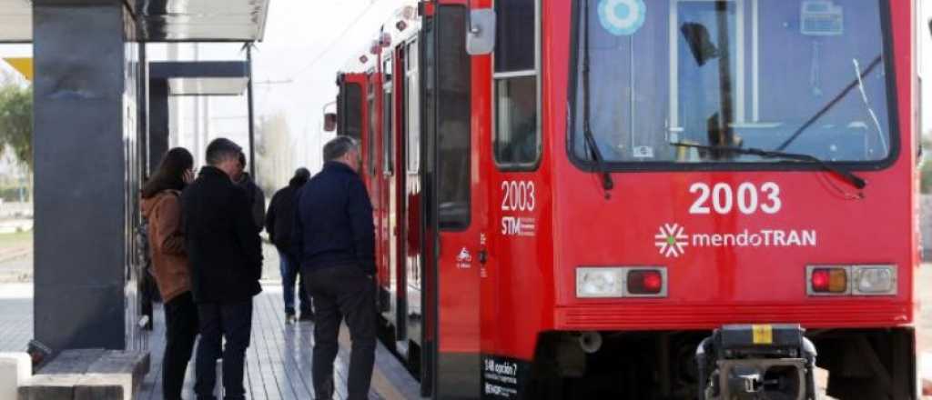 Video: el momento en que el Metrotranvia atropella al ciclista