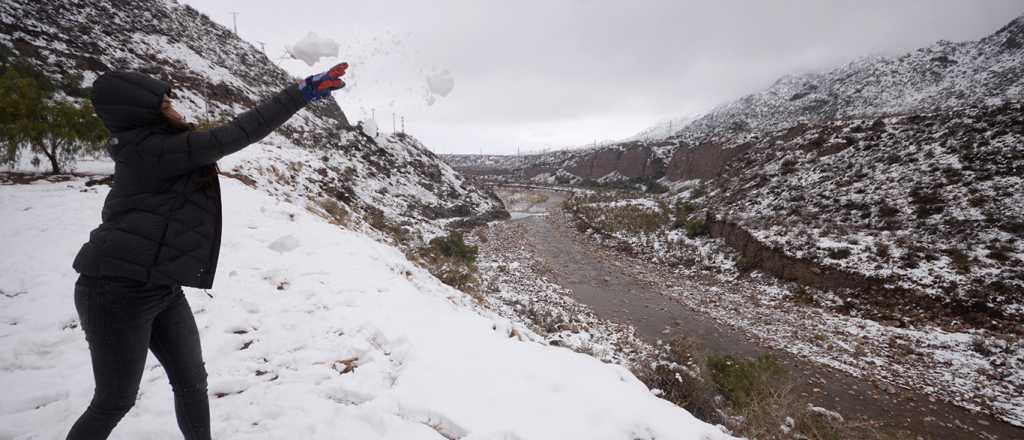 ¿Hasta cuándo seguirán las heladas, la nieve y lluvia en Mendoza? 