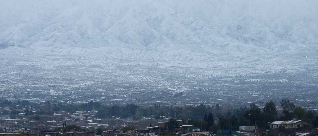 El Paso a Chile sigue cerrado y se puede subir hasta Puente del Inca