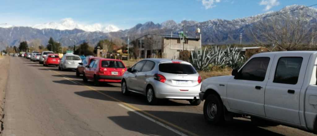 Se produjeron largas colas de autos en ruta 7 para volver de Potrerillos