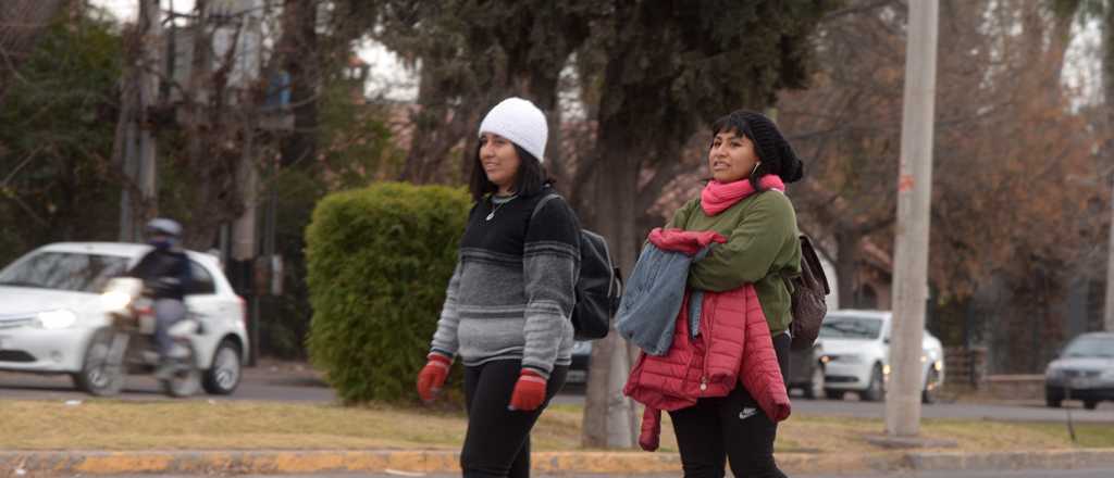 Se vienen días fríos en Mendoza y nevadas en cordillera 