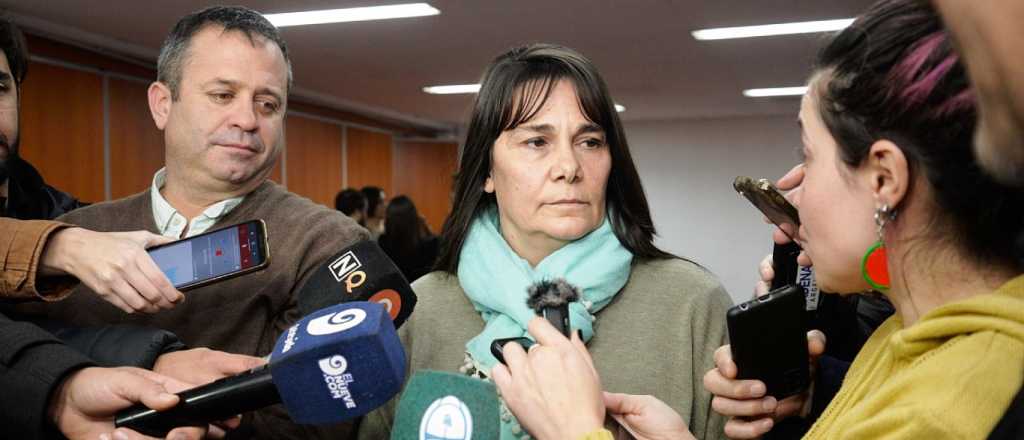 En vísperas del paro, el SUTE organiza el Día del Maestro en una bodega top