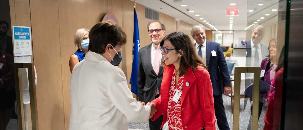 Batakis y Georgieva tuvieron su primera reunión cara a cara