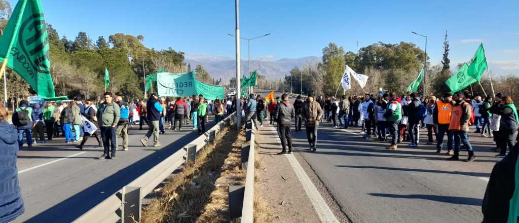 En el cuarto día de marchas, ATE vuelve a cortar el Acceso Este