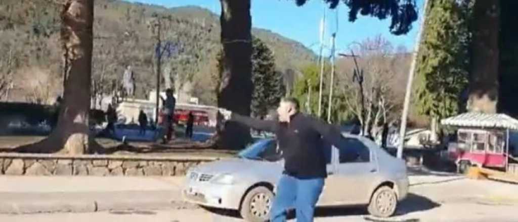 Batalla campal en Neuquén: manifestantes terminaron a los tiros