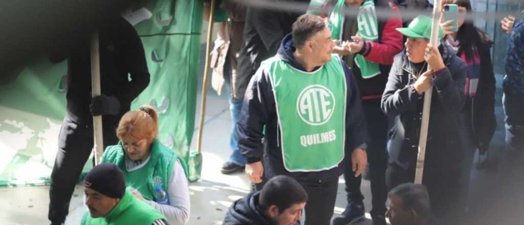 Militantes de ATE entraron de manera violenta a la Municipalidad de Lanús 