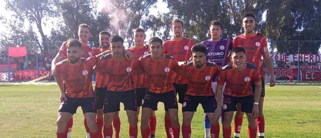 Huracán Las Heras goleó a Estudiantes y se acercó a la pelea