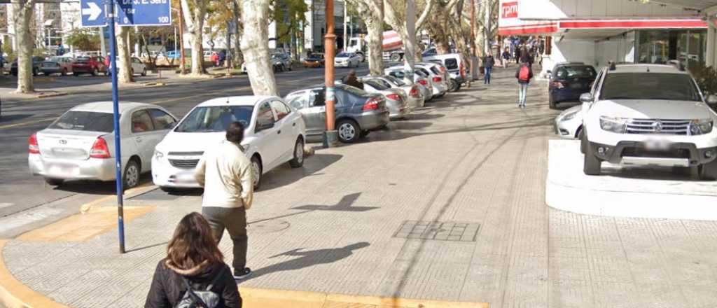 Detuvieron a dos jóvenes que robaron con un arma frente al Casino