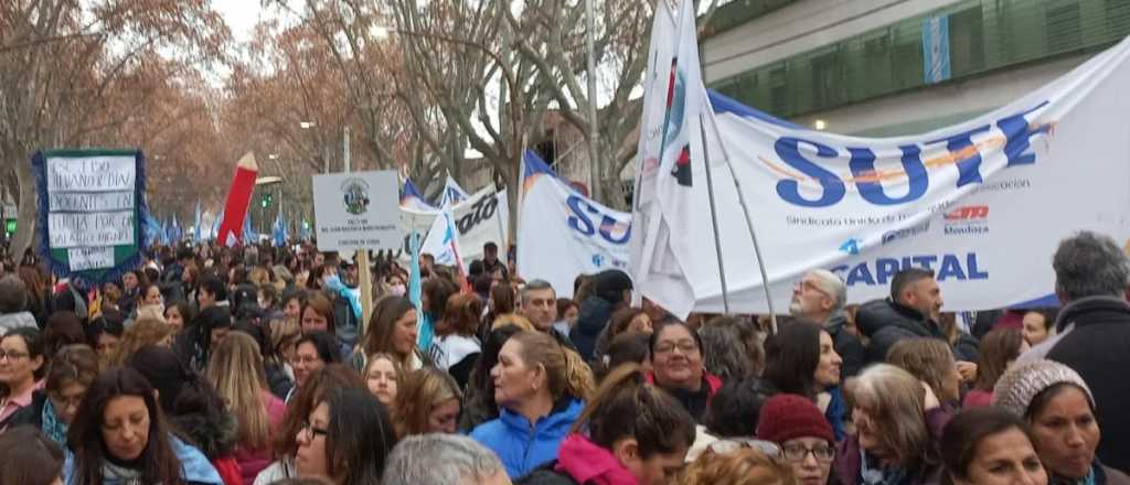 Día clave para los docentes: deciden si van al paro por 96 horas o será indeterminado