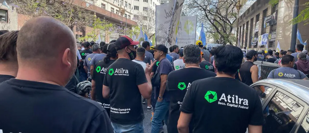 El drama de una empresa de lácteos frenada por un bloqueo gremial