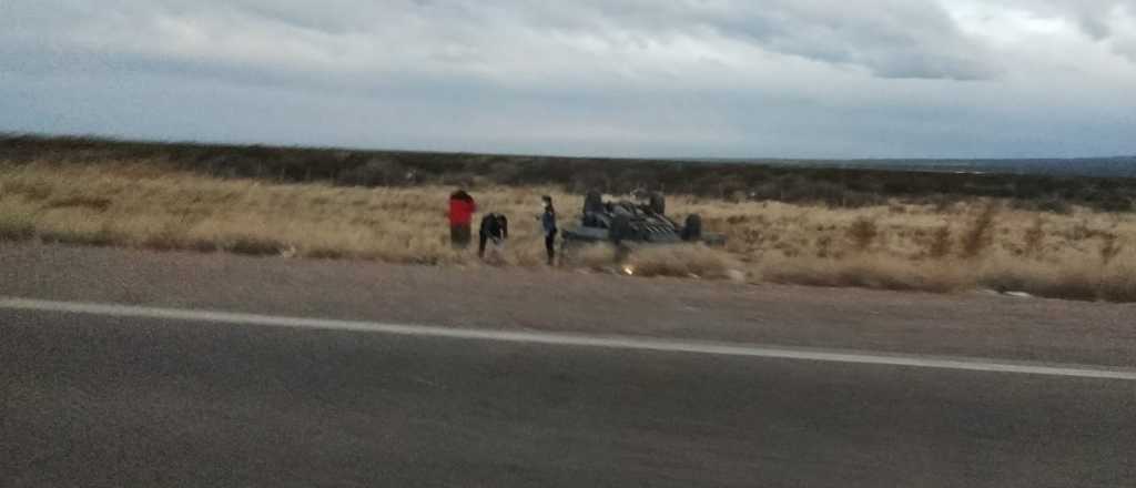 Una turista murió y cinco resultaron heridas al volcar en ruta 7, Luján de Cuyo