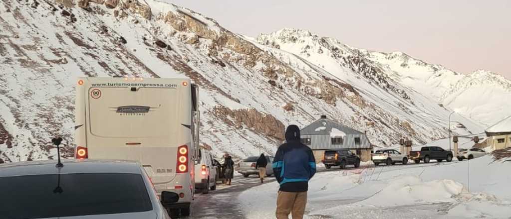 Fotos y videos: caos para cruzar a Chile 