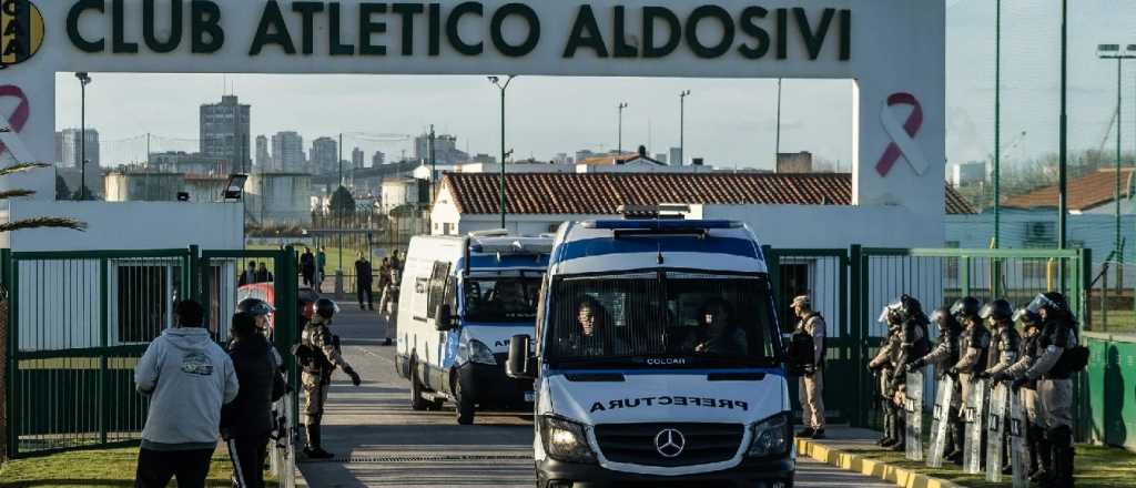 Dos facciones de la barra de Aldosivi se agarraron a tiros en la sede