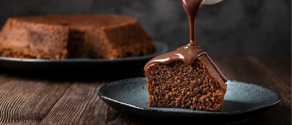 Cómo preparar una torta de chocolate con solo dos ingredientes