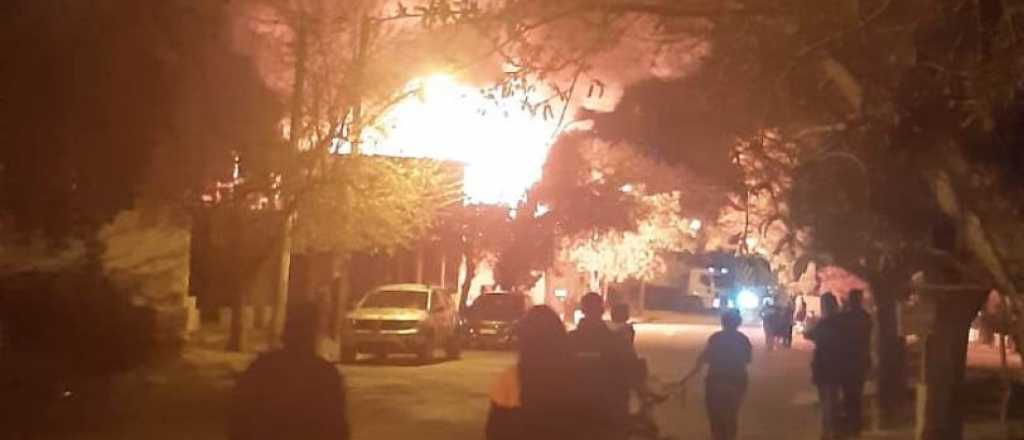 Un hombre discutió con su ex y le prendió fuego la casa, en Las Heras