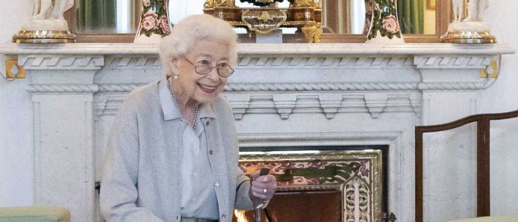 La reina Isabel II murió de "vejez"