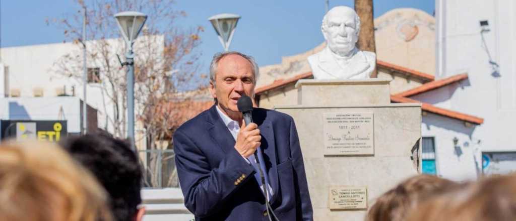 Rufeil rescató la figura de Sarmiento en el acto por el Día del Maestro