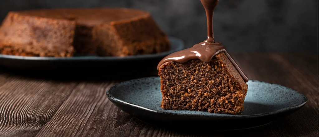 Tres trucos para preparar un bizcochuelo de chocolate alto y esponjoso