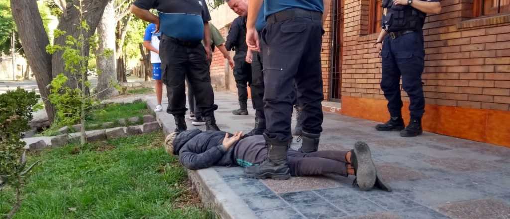 Detuvieron a un chico de 17 años con un revólver en el Parque