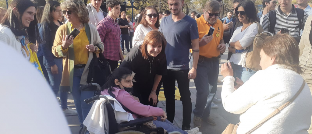 La militancia del PRO bancó a Bullrich en Mendoza: "Pato presidenta 2023"