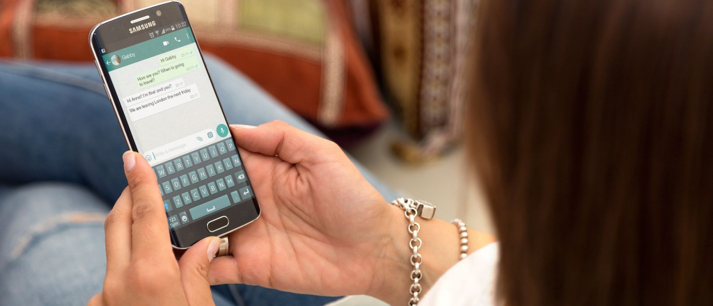 Nuevos emojis y videollamadas flotantes para WhatsApp