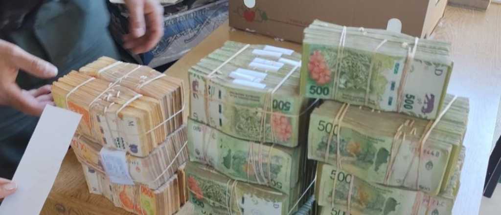 Un camionero aprehendido al ingresar a Mendoza con $7 millones sin declarar