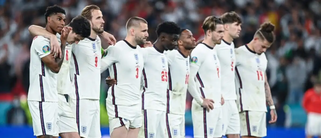 Crisis en Inglaterra: a meses del Mundial evalúan un despido