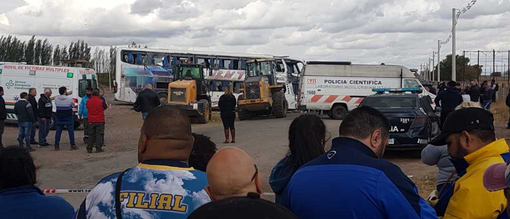 Video: así volcó el micro con hinchas de Boca en Mendoza