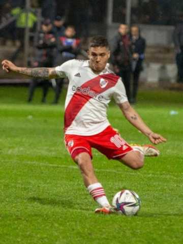 La tremenda racha que cortó Juanfer Quintero con su gol olímpico en River -  Mendoza Post