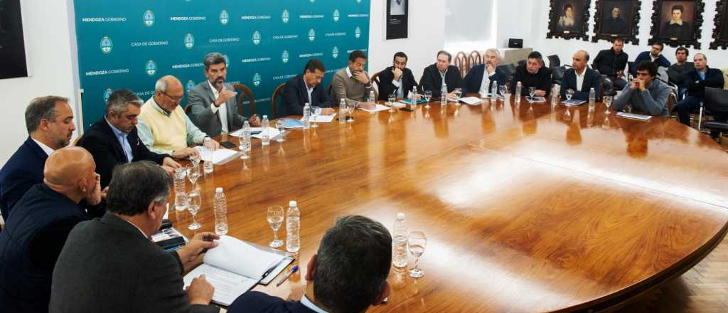 Más agua potable: intendentes y Suarez unidos por el espanto a la sequía