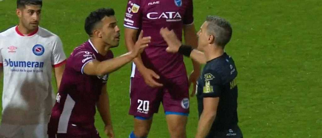 ¿Fue penal? La jugada polémica que reclamó todo Godoy Cruz en el final