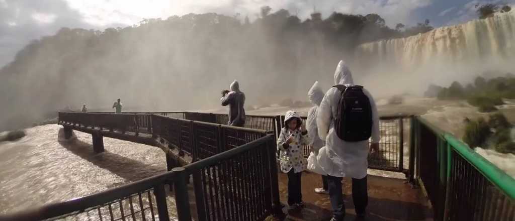 Hallaron un cadáver en las Cataratas: podría ser el del turista que cayó