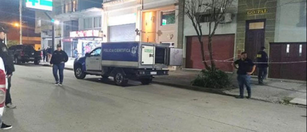 Un hombre ató a su hijo, golpeó a su ex pareja y se suicidó