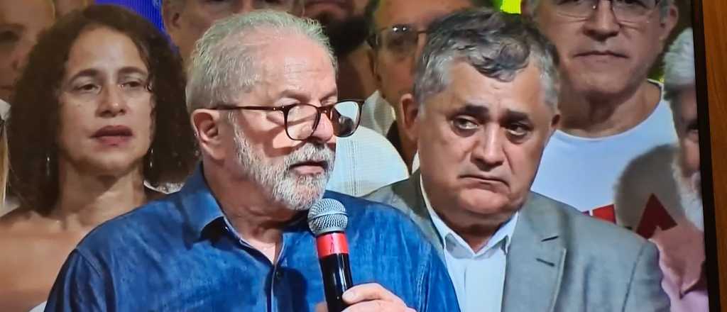 Primer discurso de Lula, presidente electo: "Hay que reconstruir el alma del país"