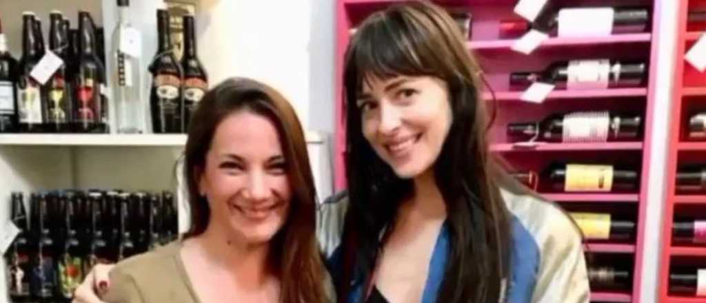 Dakota Johnson, la novia de Chris Martin paseó por San Telmo